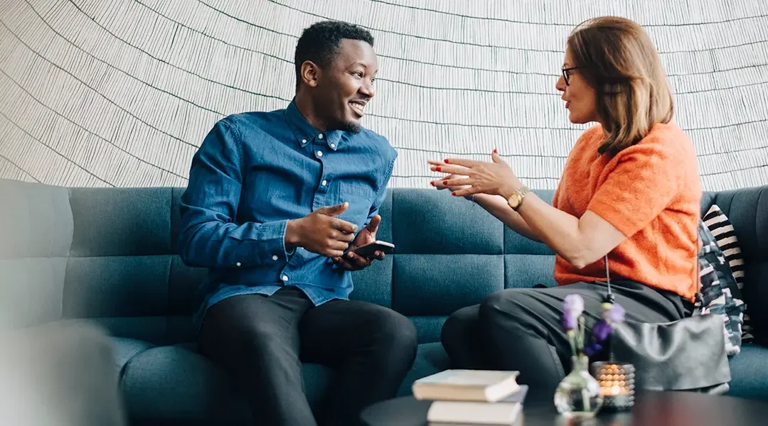 L&rsquo;art de flatter en entretien d’embauche (sans en faire trop)