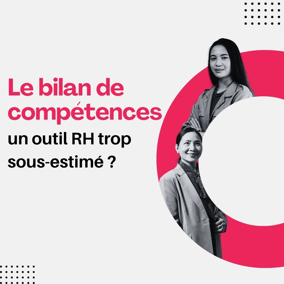 Collaborateur réalisant un bilan de compétences accompagné par un consultant