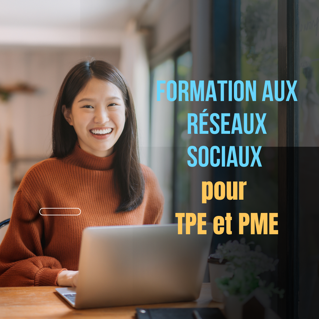 chef d’entreprise suivant une formation aux réseaux sociaux pour développer la visibilité de sa TPE